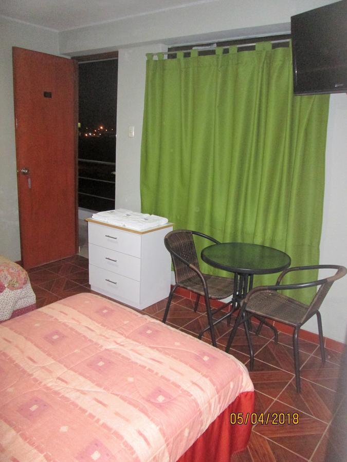 Hostal Caprichos Huacho Exterior photo